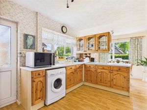 Kitchen- click for photo gallery